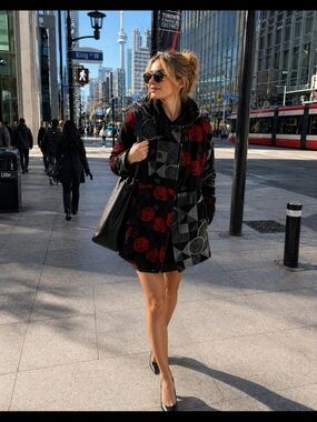Women’s Black & Red Patterned Hooded Coat
